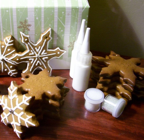 Large Gingerbread Snowflake Decorating Kit